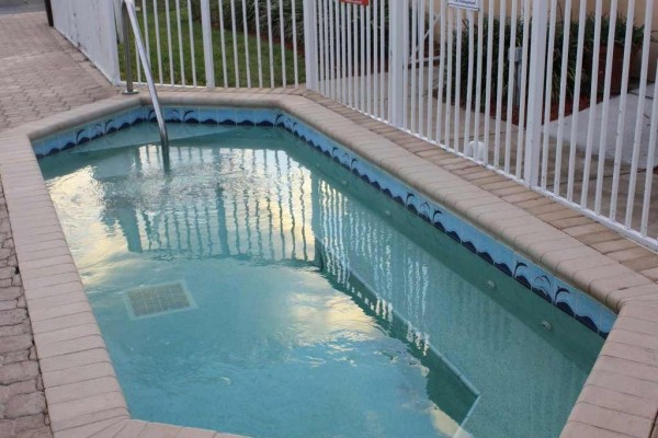 [Image: Beautiful Oceanfront Condo in Cape Canaveral]