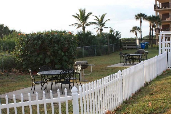 [Image: Beautiful Oceanfront Condo in Cape Canaveral]