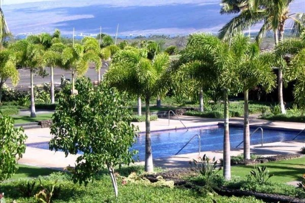 [Image: Kulalani Luxurious Poolside Location+Many Extras+Beach Club Access+Beach Gear]