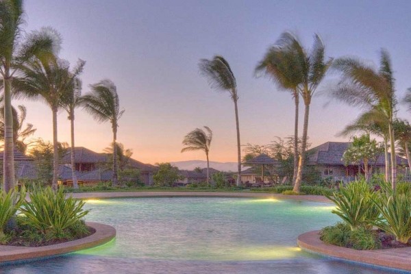 [Image: Kulalani 2 Story 2/2 Special Rate $200/nt+Tax! Located Near Pool &amp; Spa!]