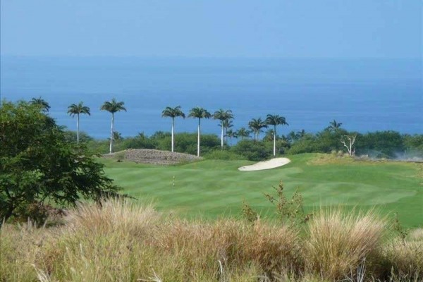 [Image: Luxury Kid-Friendly Ocean View Condo at Mauna Kea Resort]