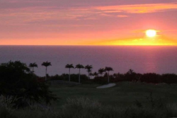 [Image: Luxury Kid-Friendly Ocean View Condo at Mauna Kea Resort]