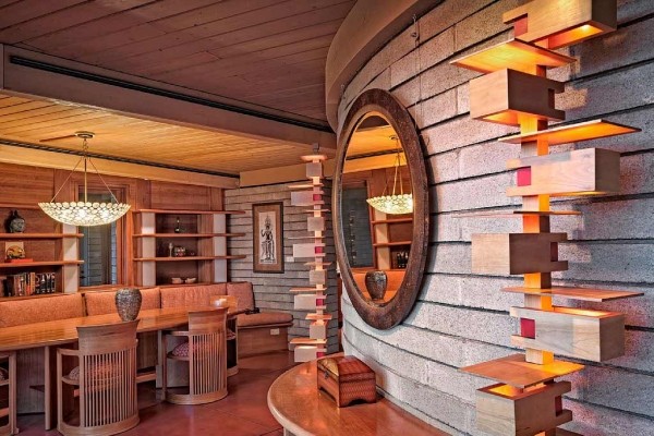 [Image: Frank Lloyd Wright Residence - an Unforgettable Vacation Experience!]