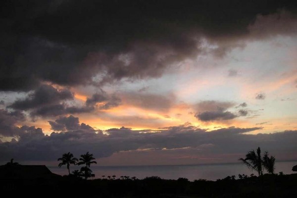 [Image: Oceanview 3 Bd/3 Bath Wai'Ula'Ula- Now Booking 2014]