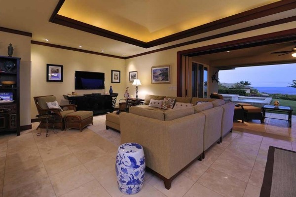 [Image: Mauna Kea Resort Villa, Ocean Views with Pool &amp; Spa in Backyard]