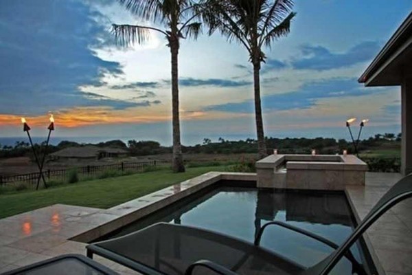 [Image: Oceanview * Luxury * Private Pool * 3 Masters *Amenity Cards Available]