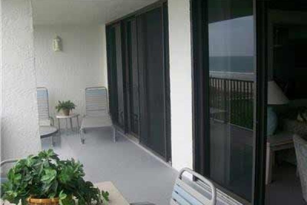 [Image: Ocean View 2BR/2BA Condo W/ Double Balcony, Pool, &amp; Private W/D]