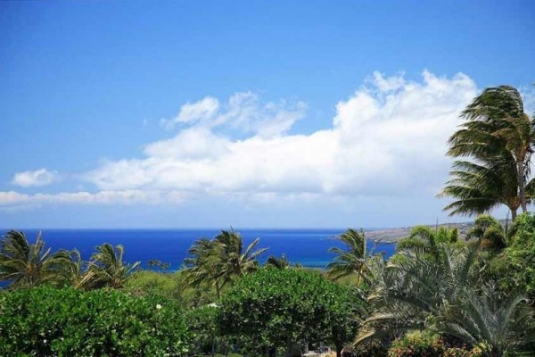 [Image: Mauna Kea Ocean View - Family Vacation Home]