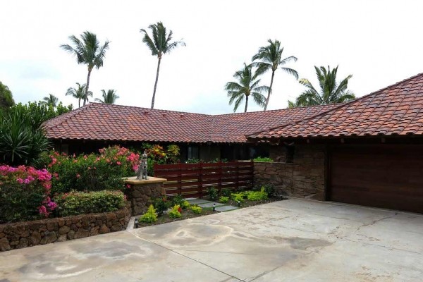 [Image: Private Home Behind the Mauna Kea Gates. Best Views, Pool]