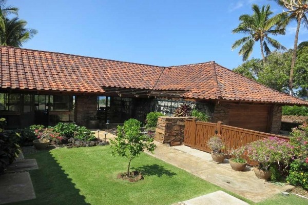 [Image: Private Home Behind the Mauna Kea Gates. Best Views, Pool]