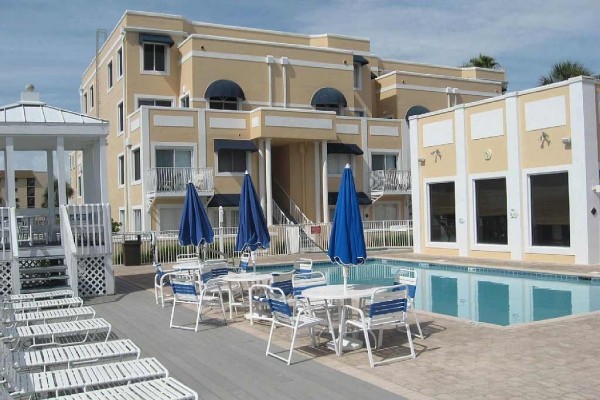 [Image: July / August Special!! Oceanfront Complex, Beach Side Pool &amp; Hot Tub, Wifi]