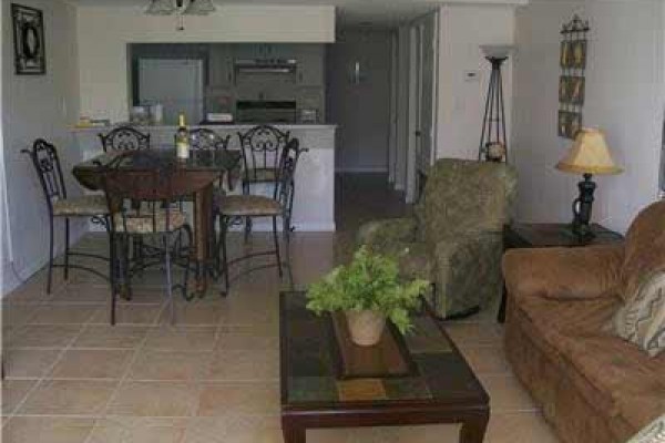 [Image: Renovated 2BR/2BA Florida Condo W/ Private W/D, Housekeeping, &amp; Pool]
