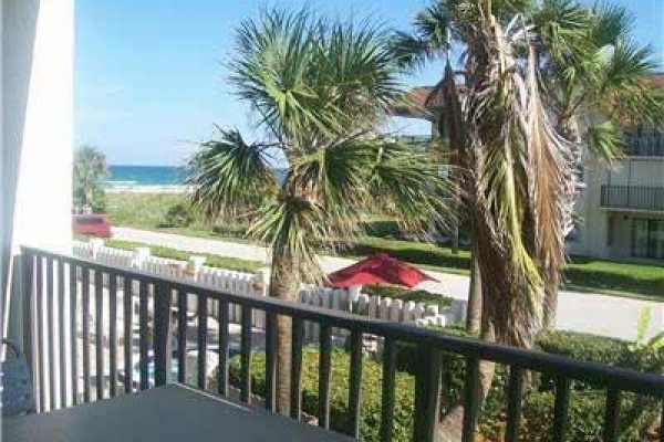 [Image: Ocean View 1BR/2BA Florida Condo W/ Housekeeping Service &amp; Pool]