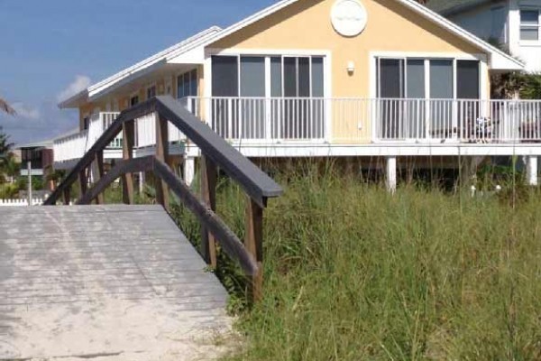 [Image: Beachfront 2 Bedroom Condo in Cape Canaveral, Fl!]