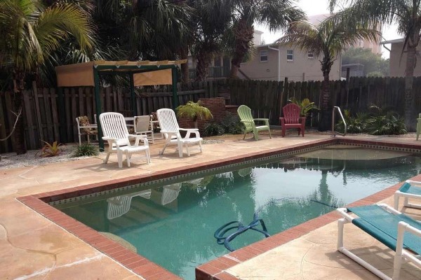 [Image: Private House with Pool Walk to Beach]