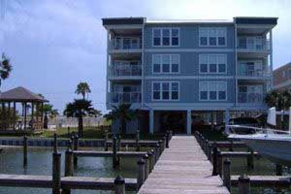 [Image: Portside 104 Orange Beach Waterfront Vacation Condo Rental - Meyer Vacation Rentals]