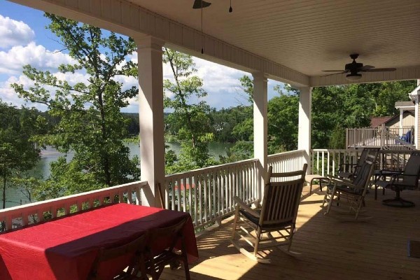 [Image: Family Fun in 4 Bedroom, Newly Built Home on Deep Water]