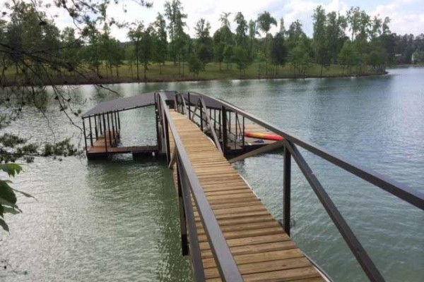 [Image: Family Fun in 4 Bedroom, Newly Built Home on Deep Water]