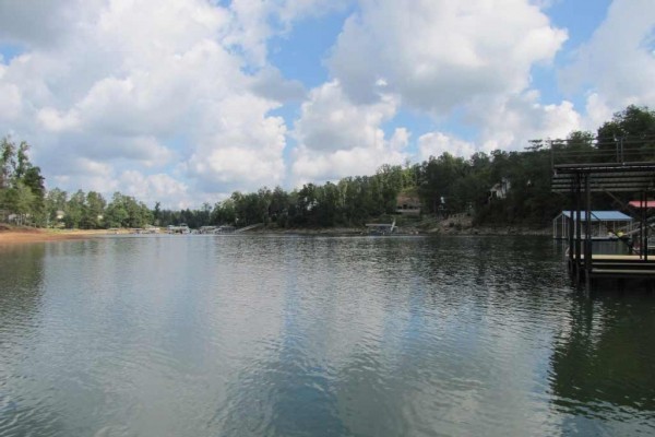 [Image: Family Fun in 4 Bedroom, Newly Built Home on Deep Water]