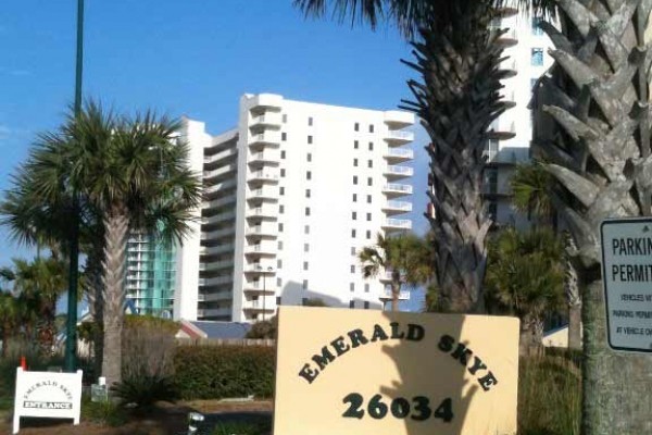 [Image: Cutest Condo Directly on Orange Beach-Top Floor, Great Views, Recently Renovated]