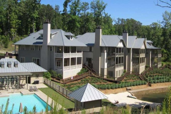 [Image: Bolton Cove: Home 9. Pool, Playground &amp; Optional Boat Rental.]