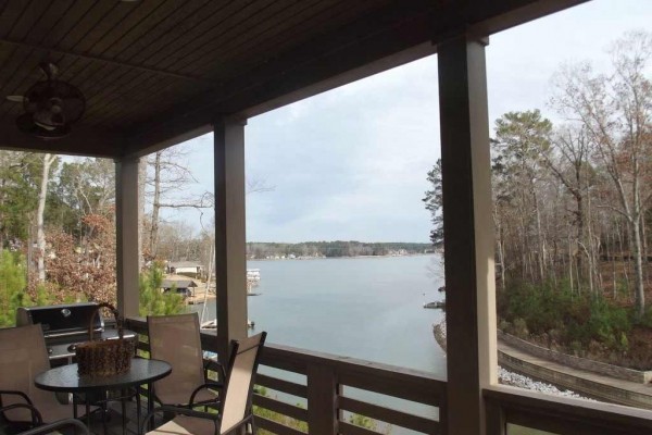 [Image: Bolton Cove: Home 9. Pool, Playground &amp; Optional Boat Rental.]