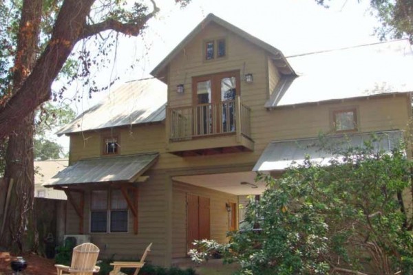 [Image: Getaway Cottage in the Heart of Downtown on Fairhope Ave!]
