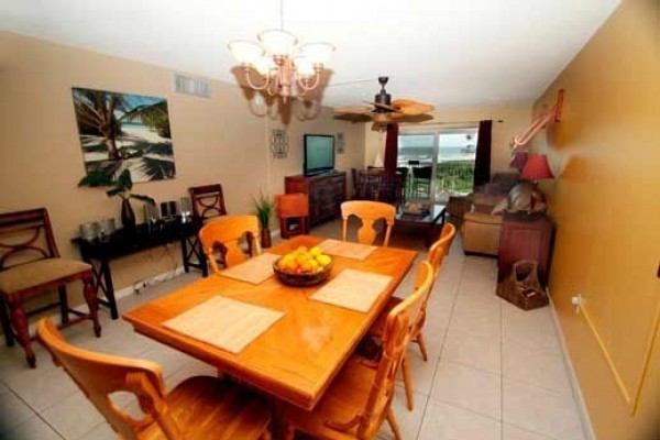 [Image: Aug. $1095 Total Per wk! Vintage Surfer's Charm 3/2 Condo Direct View]