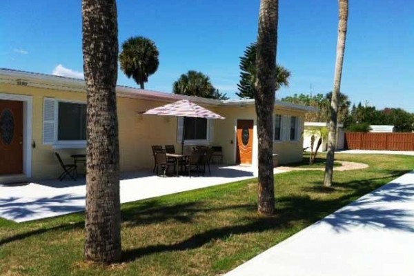 [Image: Affordable-Immaculated&amp;Cozy*Beach View Private Home-Db Shores-3 Minwalk2beach!]
