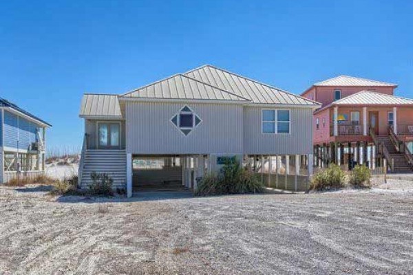 [Image: Ericas Sandpiper Gulf Shores Gulf Front Vacation House Rental - Meyer Vacation Rentals]