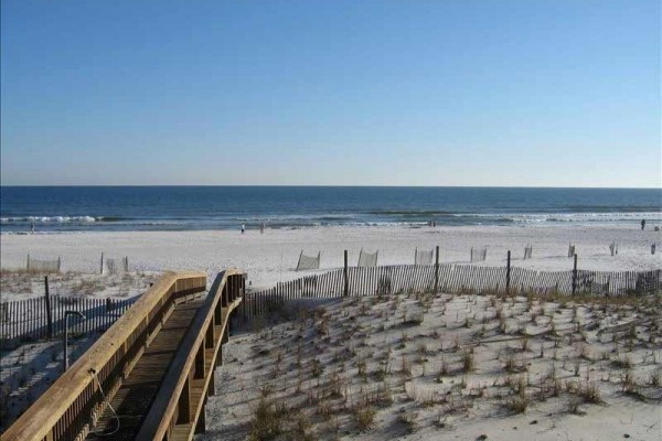 [Image: Posh Beachfront Retreat!! Stunning Views!! Wii &amp; Xbox!! Steps to the Beach!!]