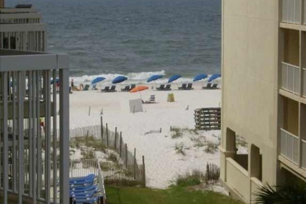 [Image: Awesome Beach Condo-Gulf Front Harbour Place #302 1BR/ 1 1/2BA]