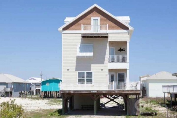 [Image: Beautiful 4 Bedroom/4 Bath Home Just Steps from the Beach!]
