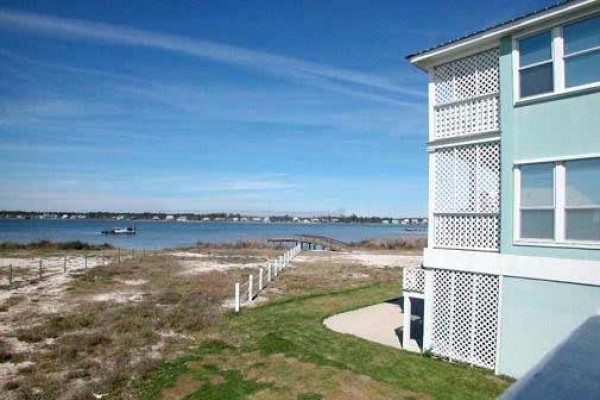 [Image: Beautiful 3BR 3BA Home on Little Lagoon, 50yds from Beach]