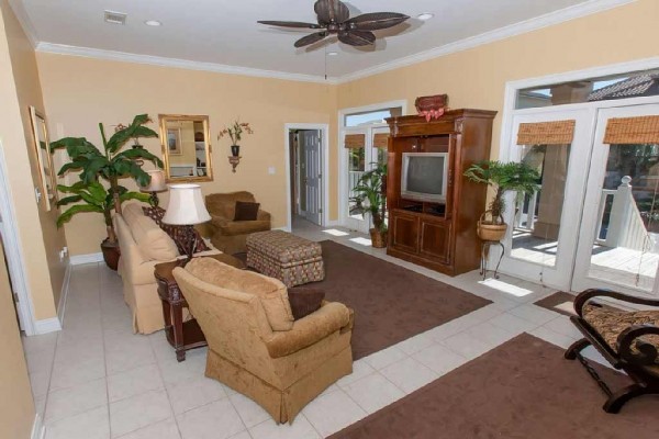 [Image: Affordable Luxury 6BR/5.5BA - Sleeps 16 - from $49 Per BR/Per nt + Fees!]