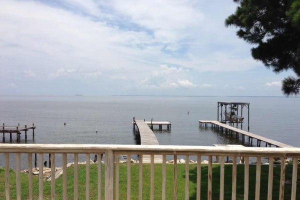 [Image: Gulf Shores Waterfront Vacation Home Private Pier and Beachaccess]