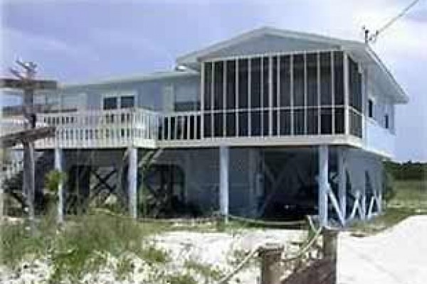 [Image: Unobstructed Gulf View, Few Steps to Beach, Artistically Decorated Home]