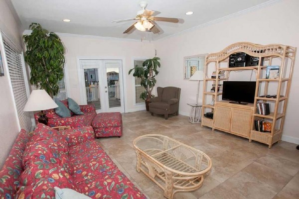 [Image: 3 BR/3BA Gulf View Beach Home - from $49 Per BR/Per nt + Fees!]