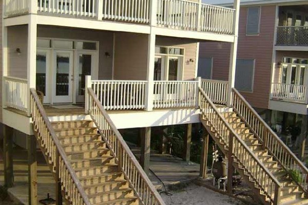[Image: Save~$400 Off Summer ~6BR/6.5BAPOOLPier W/ Boat Slips~Sleeps 17 Fish&amp;Crab]