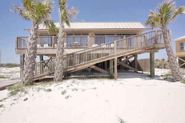 [Image: Large Family Beach Home with Sunning Deck and Sitting Area.]