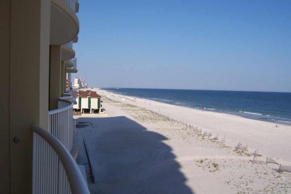 [Image: Beachfront Condo - Spectacular Views - Check for Fall Availabilities]