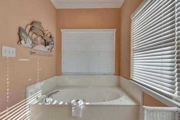 [Image: Sea Fever: 5 BR / 4.5 BA Beach Home in Orange Beach, Sleeps 12]