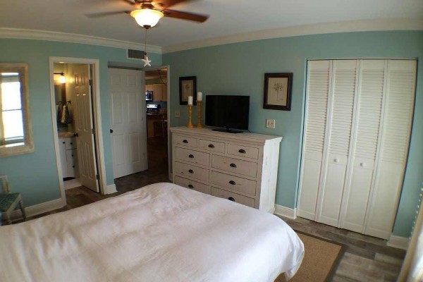 [Image: Orange Beach Living at it's Finest! Beach Cabin Charm with Resort Amenities!]