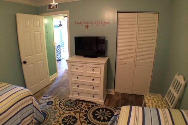 [Image: Orange Beach Living at it's Finest! Beach Cabin Charm with Resort Amenities!]