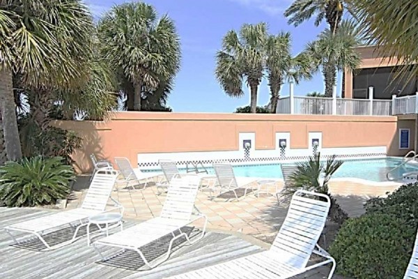 [Image: Kiva Retreat - Beautiful Gulf Beaches, Golfing, Pools, Family Friendly]