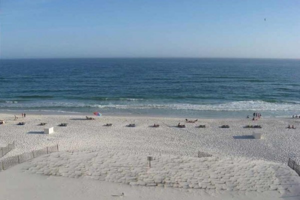 [Image: Lighthouse 2BR+Bunks, Newly Decorated Beach Front, 2 Awesome Pools!]