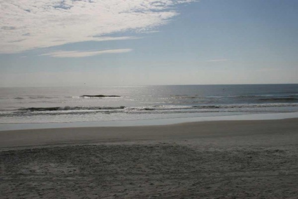 [Image: Studio Condotel with Great View of the Beach]