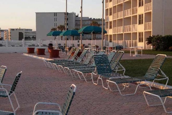 [Image: Studio Condotel with Great View of the Beach]