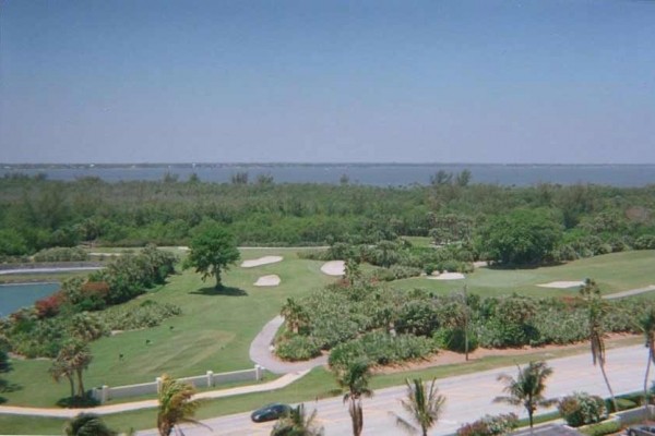 [Image: Breathtaking Views, Beach, Golf, Tennis]