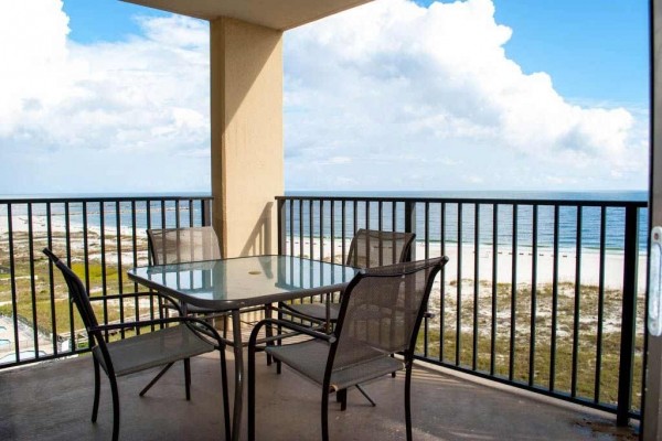 [Image: Beautiful Beach Front Condo Perfect for a Small Family or Romantic Getaway!]